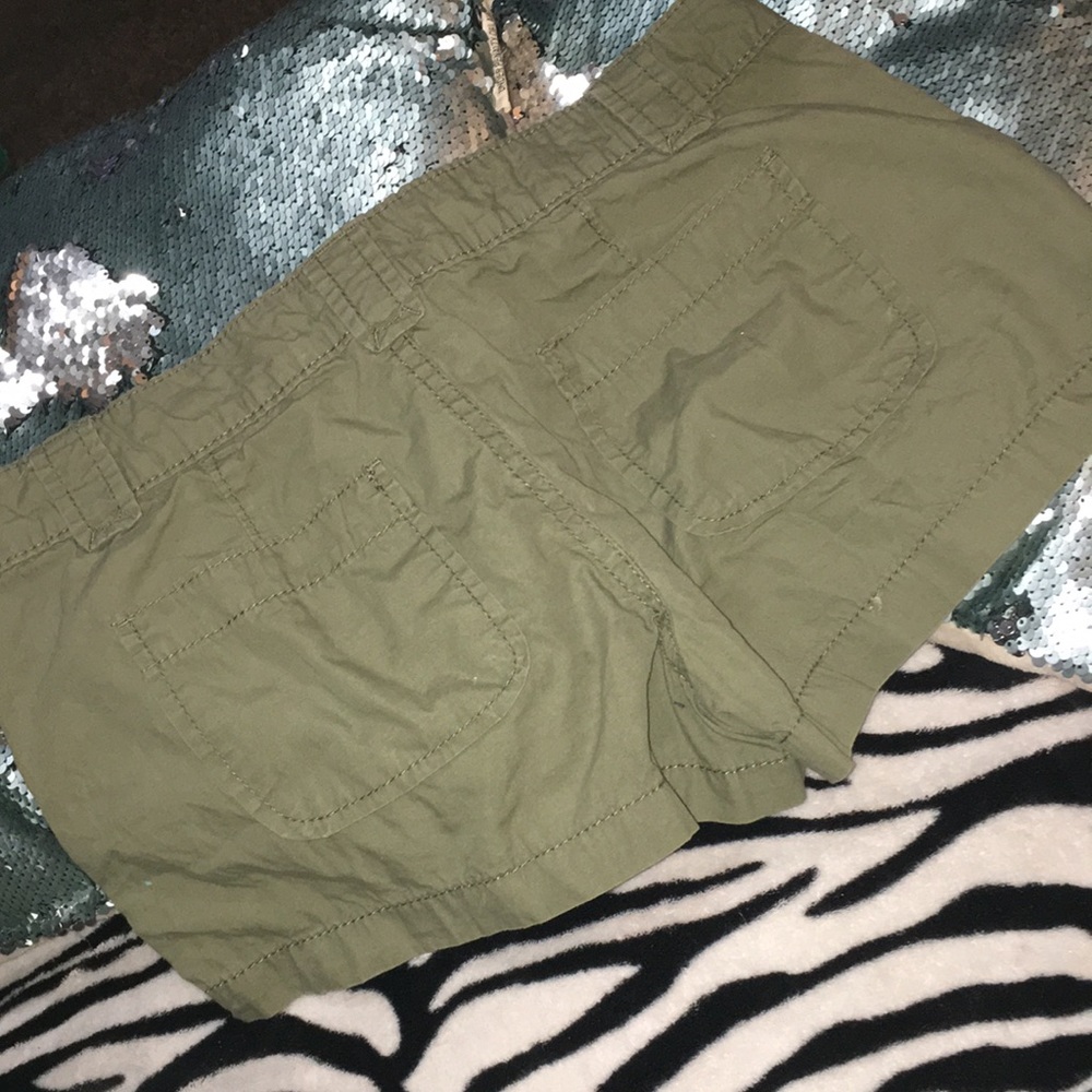 Shorts ❤️ - Picture 2 of 2